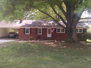 5716 Gumtree Rd, Winston Salem, NC 27107