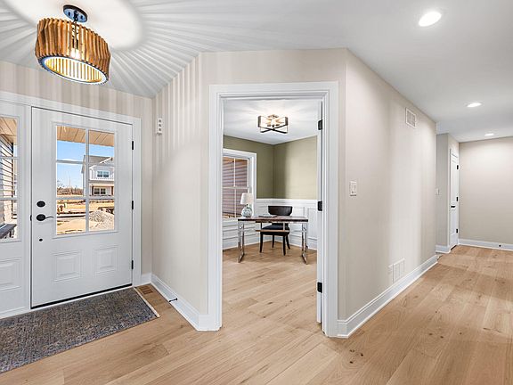 2nd image of 13512 Lakeside Blvd