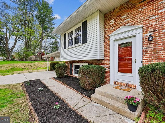 4th image of 3444 Walker Dr