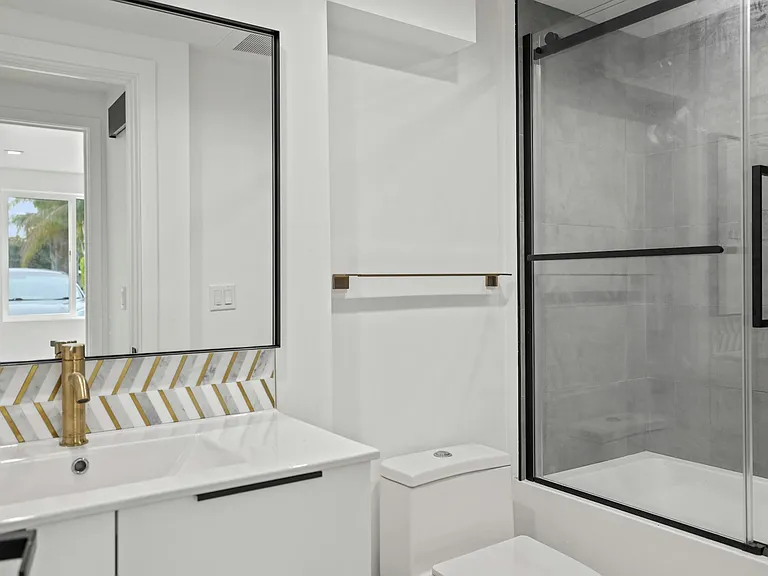 2561 S Westgate Ave #30-11 — Photo 9