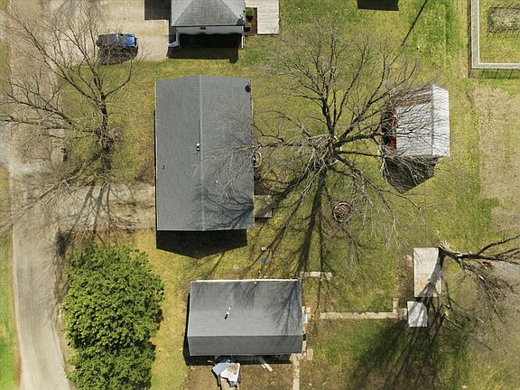 4th image of 107 N Verry St