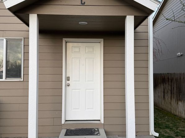 1709 W Fern Dr