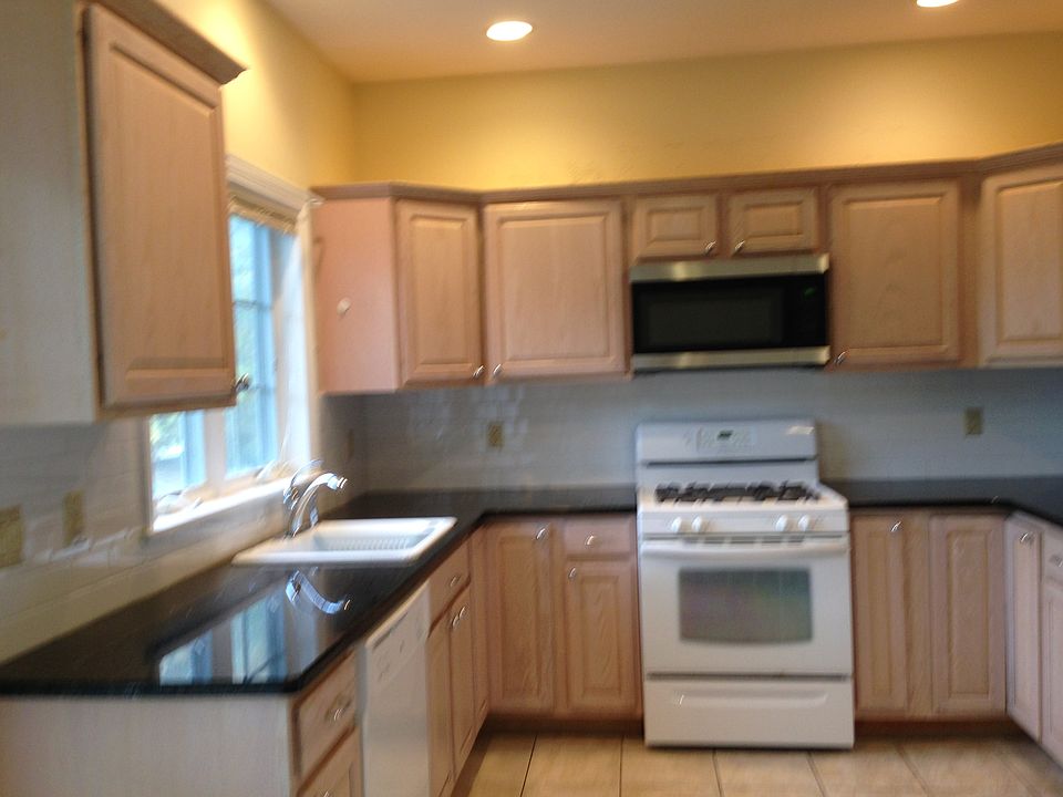 2nd image of 9 Sterling Ave