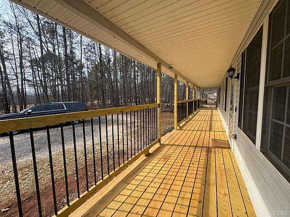 3rd image of 3363 Horseshoe Rd