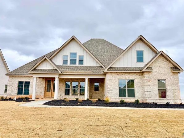 303 Bristleleaf Path, Kathleen, GA 31047