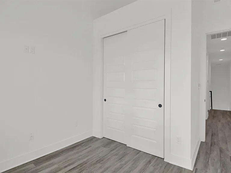 21200 Portsmouth Cv #3 — Photo 20