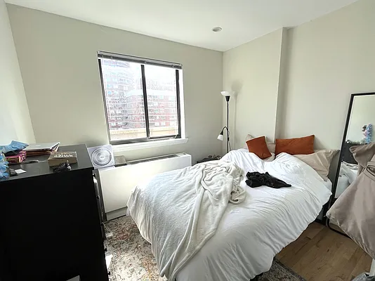 Rented by Akam Sales and Brokerage | media 17