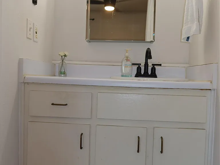 3400 Speedway St #104 — Photo 19