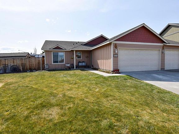 3rd image of 993 SW 25th Ln