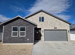 2703 Quartz Dr, Elko, NV 89801