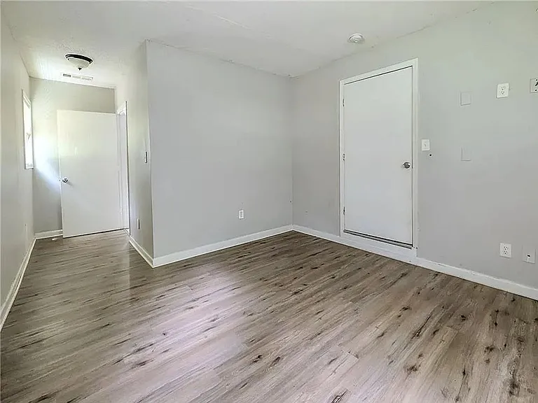 1385 Nash Rd NW — Photo 2