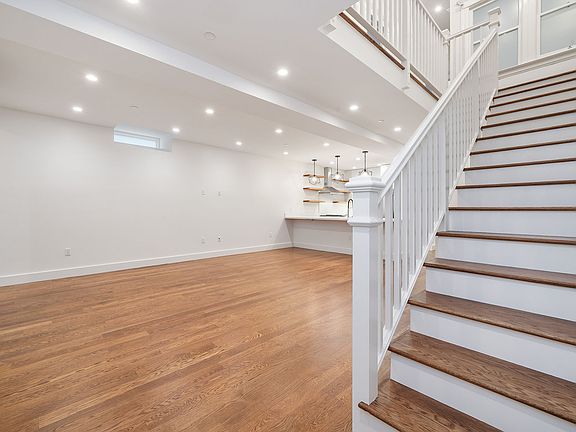 5th image of 547 Union St #A