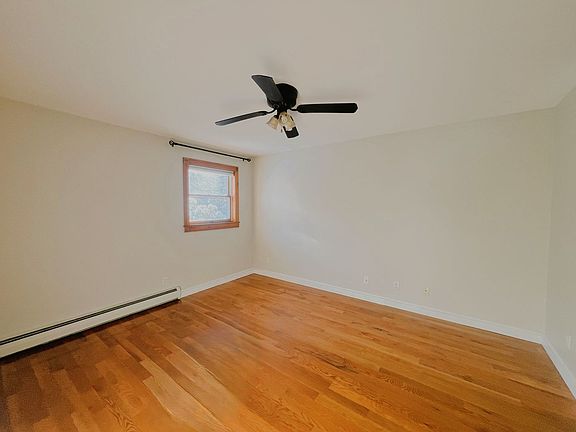 4th image of 6 Railroad St