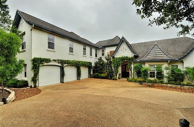 Magnificent custom estate in LaVentana.