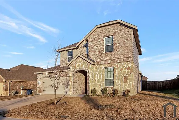 4 bed, 2330 sqft, $3,265 — Photo 4