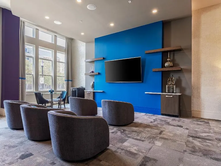 Azure Oxford Square — Photo 20