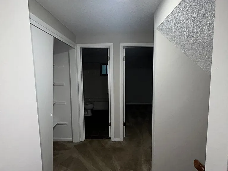 Coventry Court Townhomes — Photo 174