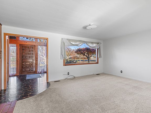 5th image of 2391 Thorn Oak Dr