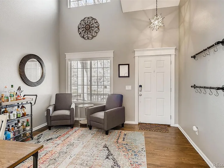 1118 Riddlewood Ln — Photo 6