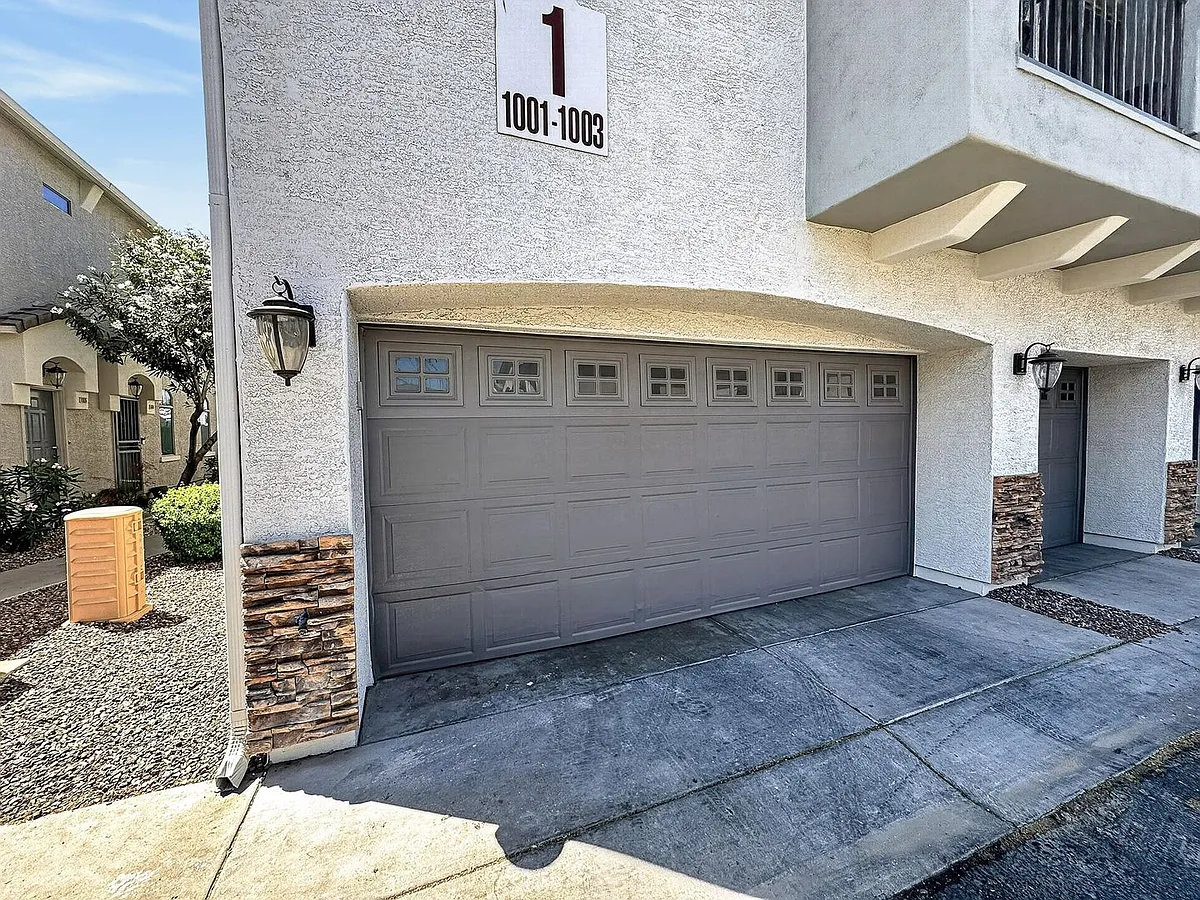 Building Photo - 2150 E Bell Rd #1003