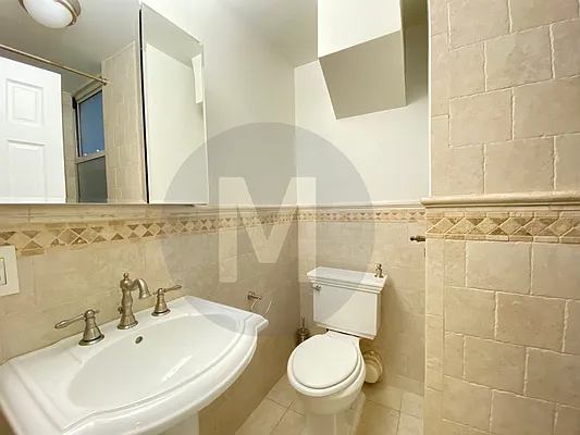 Rented by Kaden Realty | media 8