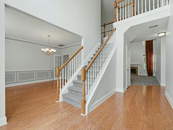 3rd image of 3032 Mockingbird Ln