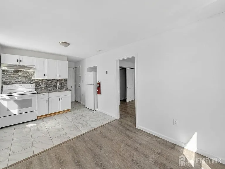 534 Roosevelt Ave #2 — Photo 3
