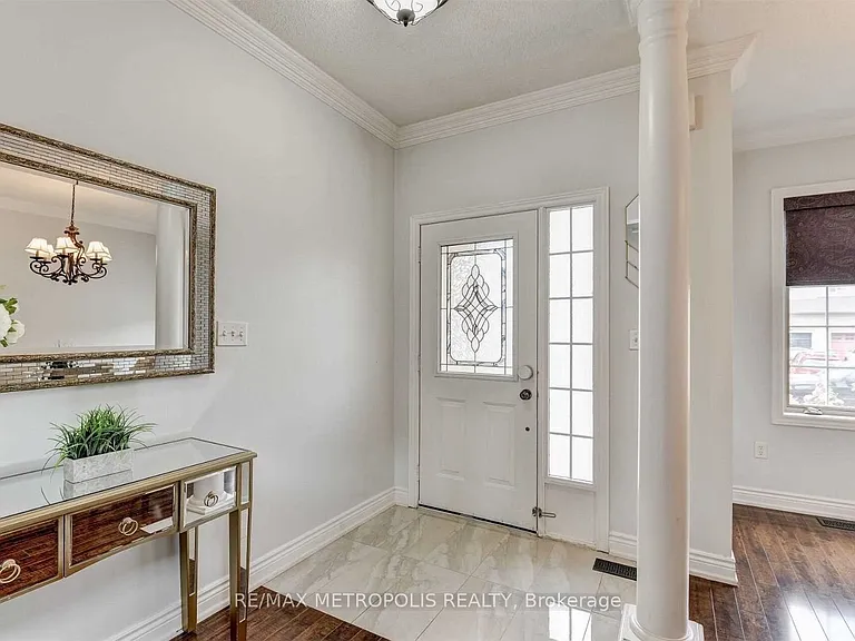 24 Viceroy Cres #MAIN — Photo 5