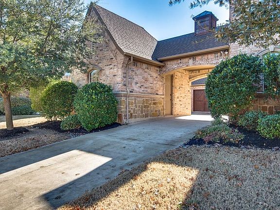 4th image of 7800 Roberts Ct