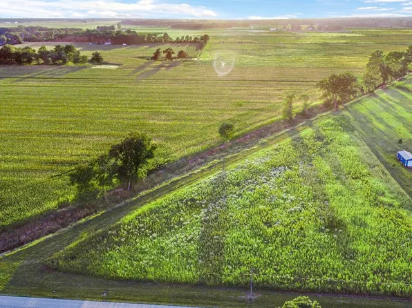 11302 E County Road 700 N, Demotte, IN 46310