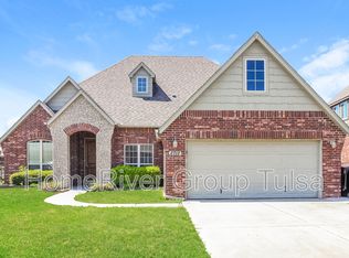 2712 N 16th St, Broken Arrow, OK 74012