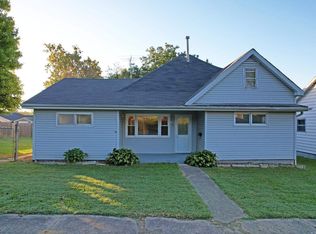 413 W 10th St, Mount Carmel, IL 62863