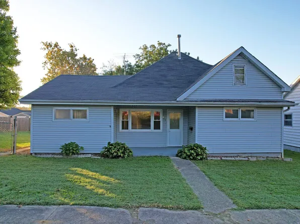 413 W 10th St, Mount Carmel, IL 62863
