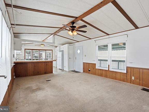 5th image of 707 Berry Rd