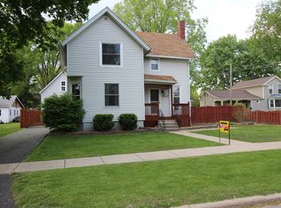 317 W Jackson St, Belvidere, IL 61008