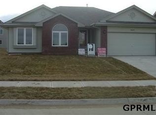 4609 Springivew Dr, Papillion, NE 68133