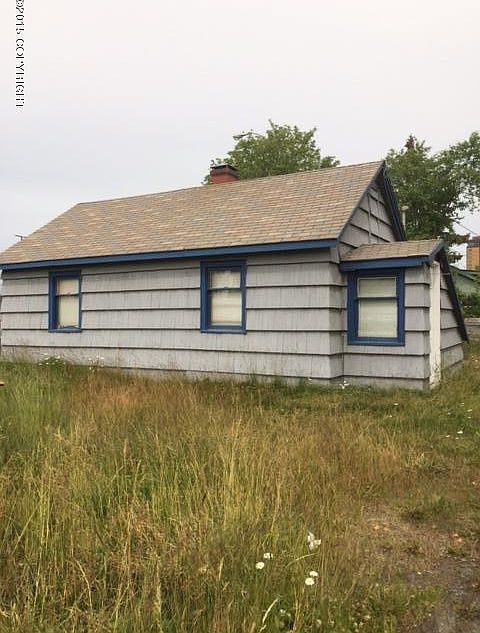 2nd image of 843 I St