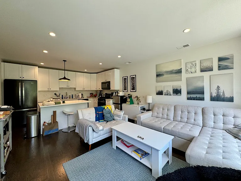 2020 W Division St #2 — Photo 7