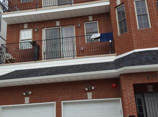 637 Hunterdon St #3, Newark, NJ 07108