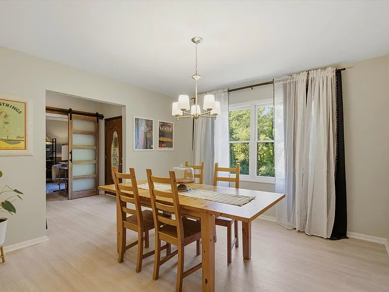 2641 Dogwood Ln — Photo 3