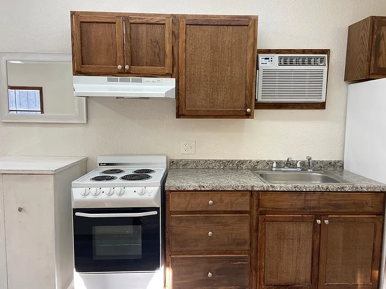 143 Edgehill Dr — Photo 8