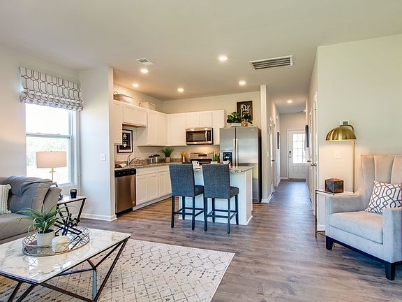 2nd image of 1416 Walker St Lot 154