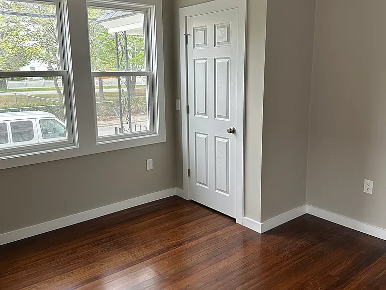 31 Southern St #1 — Photo 6