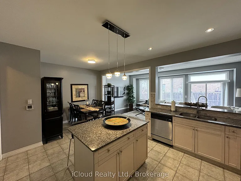 140 Duncan Ln — Photo 6