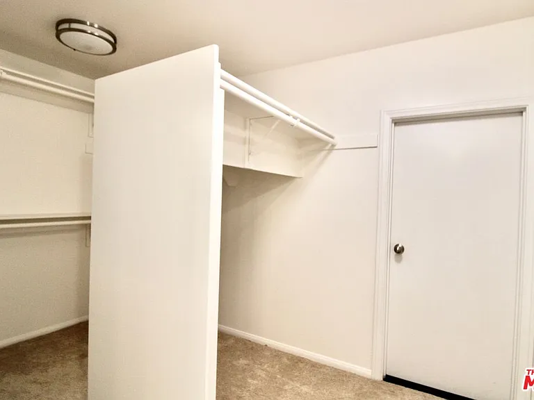 1124 Acapulco Ave — Photo 31