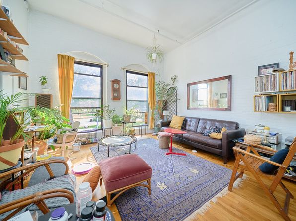 5 Delavan St #203