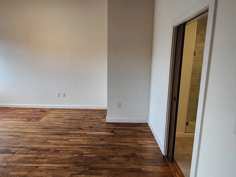 351 Campbell Ave SW — Photo 13