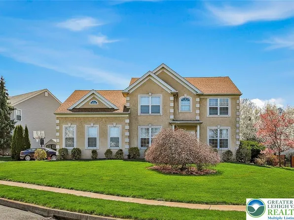 2560 Country Top Trl, Bethlehem, PA 18020