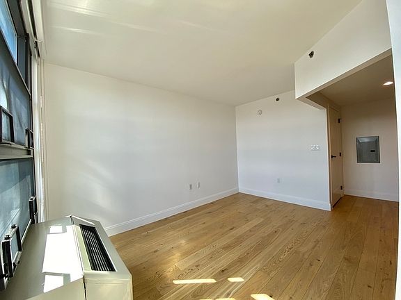 4th image of 329 E 132nd St #7JC