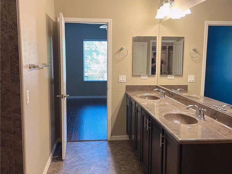 5704 Shadow Bend Dr — Photo 17